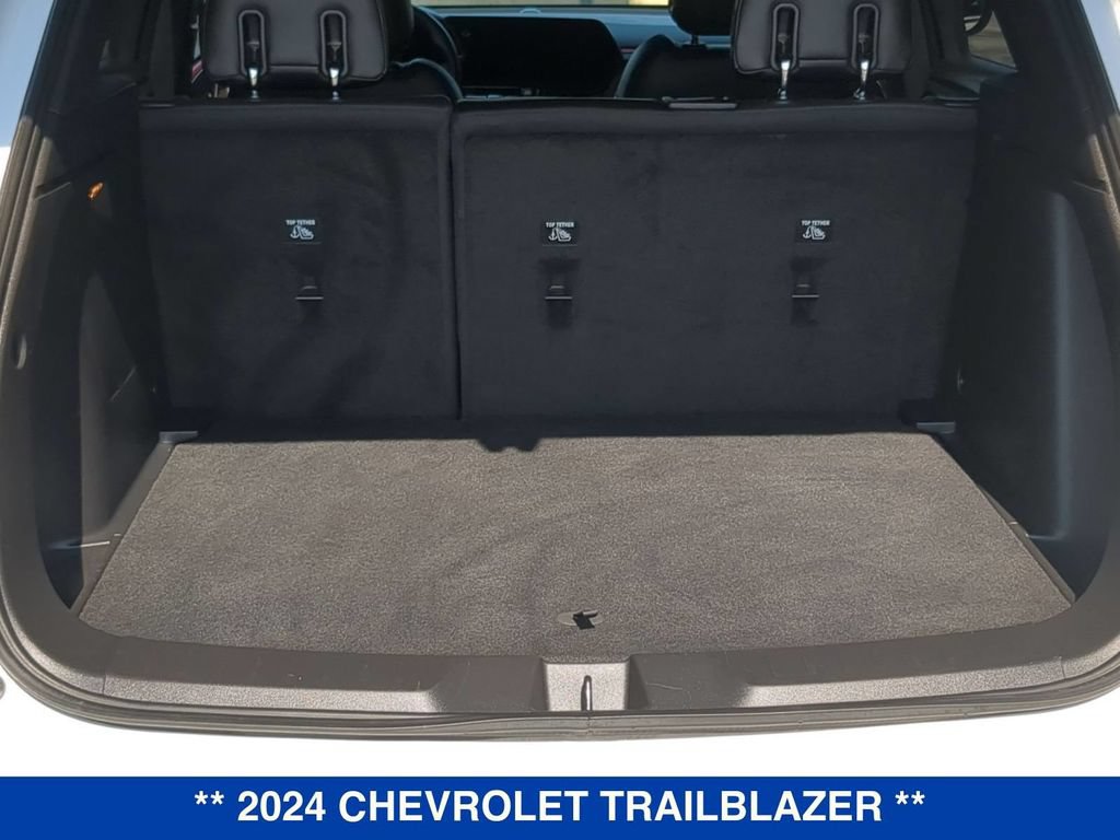 Used 2024 Chevrolet TrailBlazer RS w/ Convenience Package AWD/4WD image 5