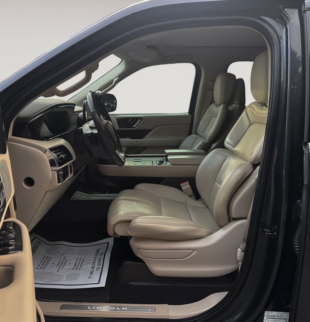 Used 2021 Lincoln Navigator Reserve w/ Luxury Package image 12