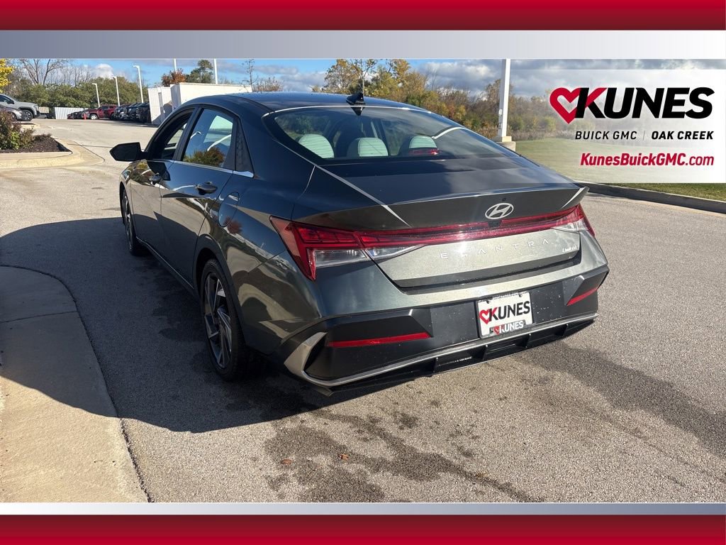 Used 2025 Hyundai Elantra Limited image 6