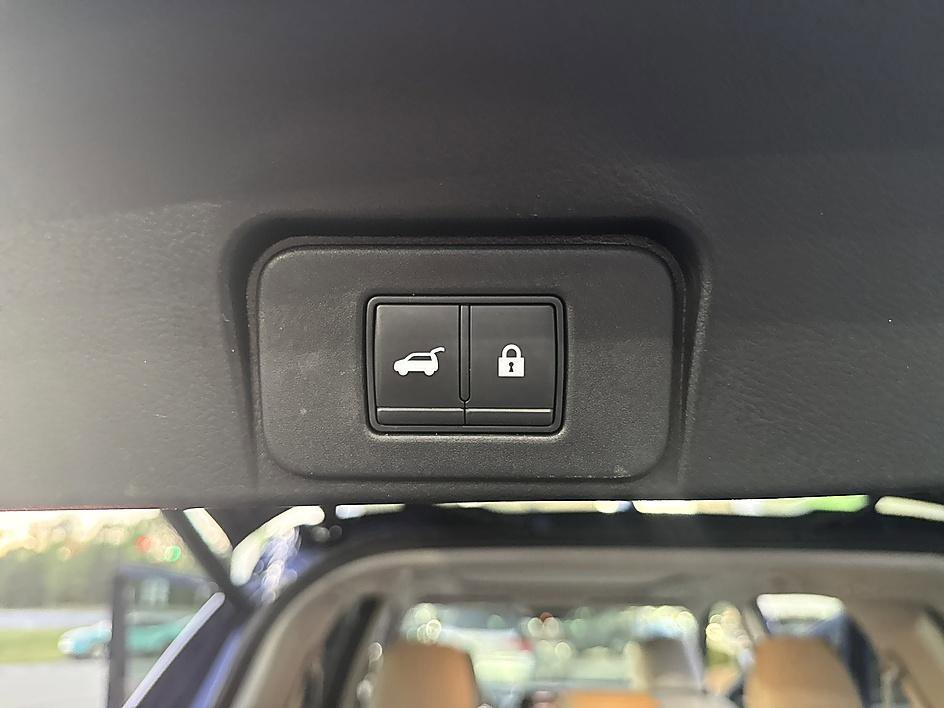 Certified 2021 Nissan Rogue SV w/ Premium Package FWD image 24