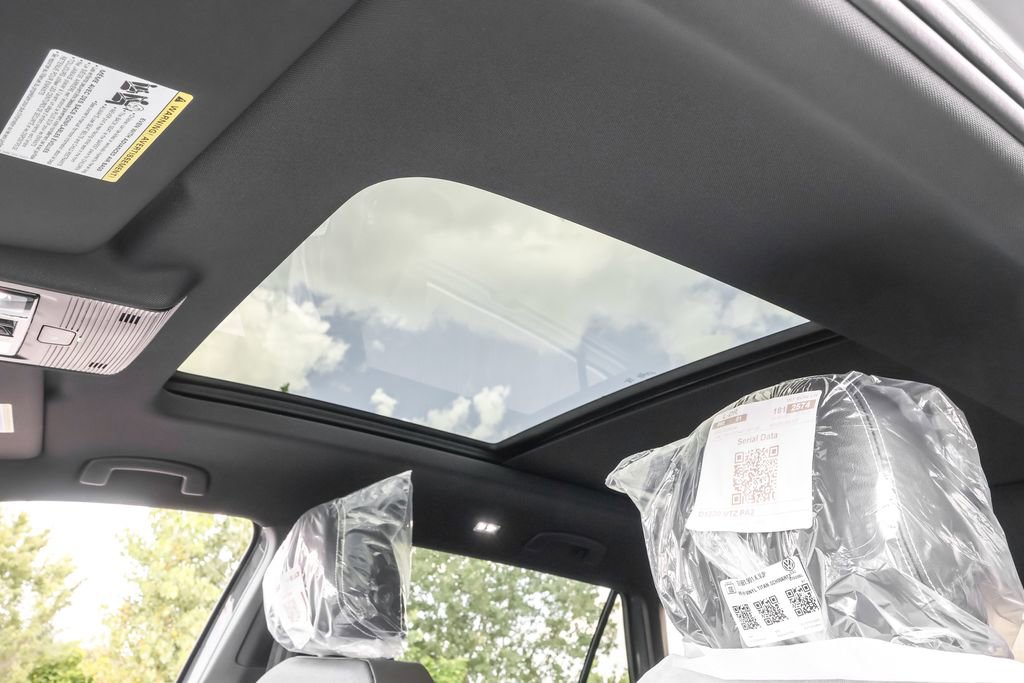 New 2026 Volkswagen Atlas Cross Sport SE AWD/4WD image 9