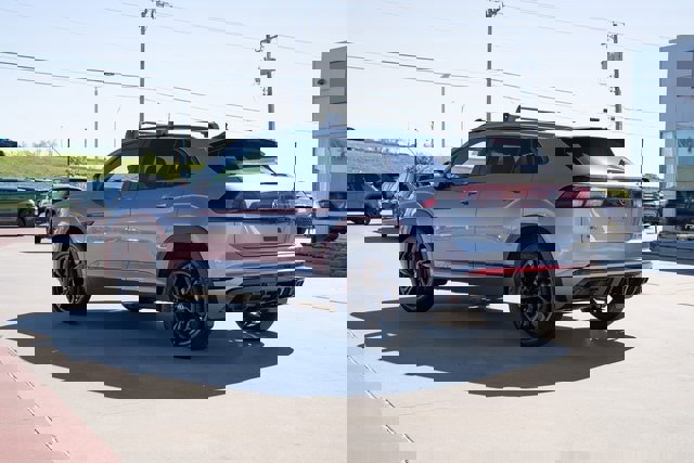 New 2026 Volkswagen Atlas Cross Sport SEL R-Line image 4