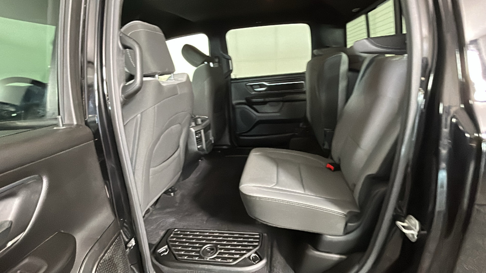 Used 2025 RAM 1500 Big Horn AWD/4WD image 33