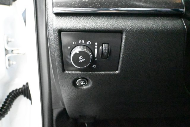 Used 2015 Jeep Grand Cherokee Limited w/ Trailer Tow Group IV AWD/4WD image 24