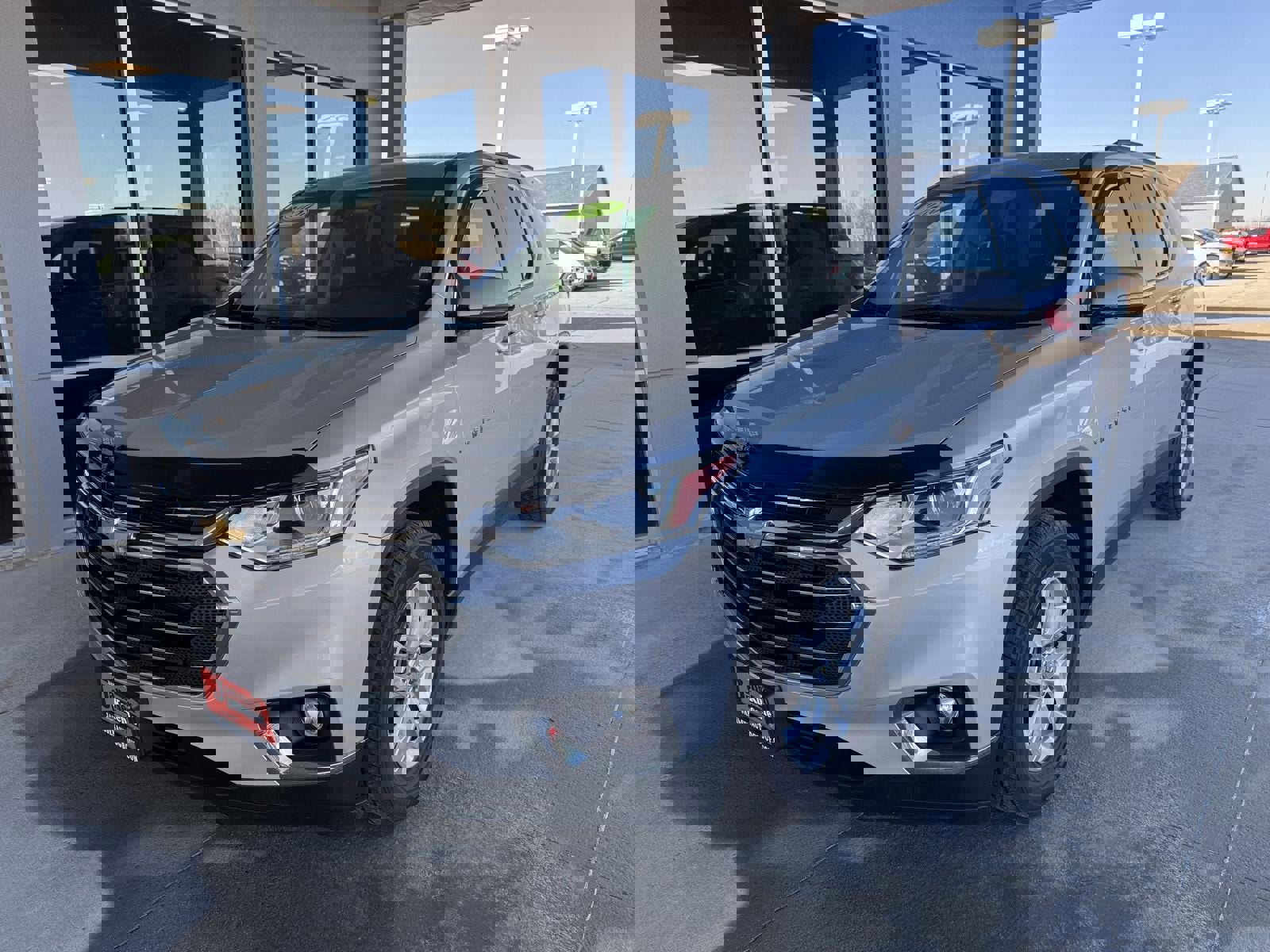 Used 2020 Chevrolet Traverse LT w/ LPO, Cargo Package image 2