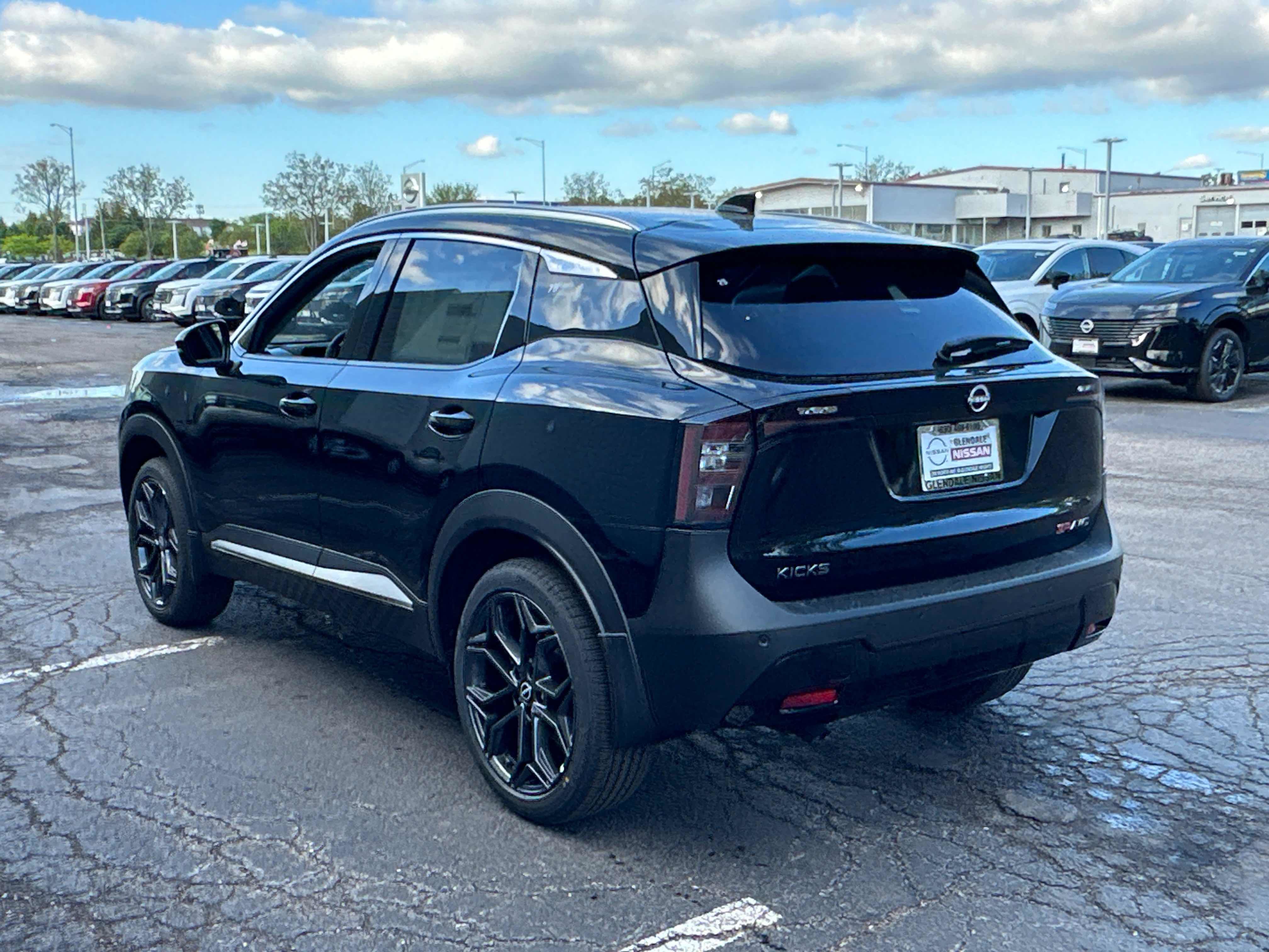 New 2026 Nissan Kicks SR w/ SR Premium Package AWD/4WD image 6