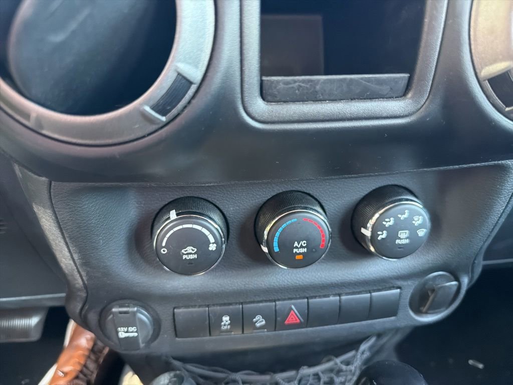 Used 2012 Jeep Wrangler Unlimited Sport AWD/4WD image 12