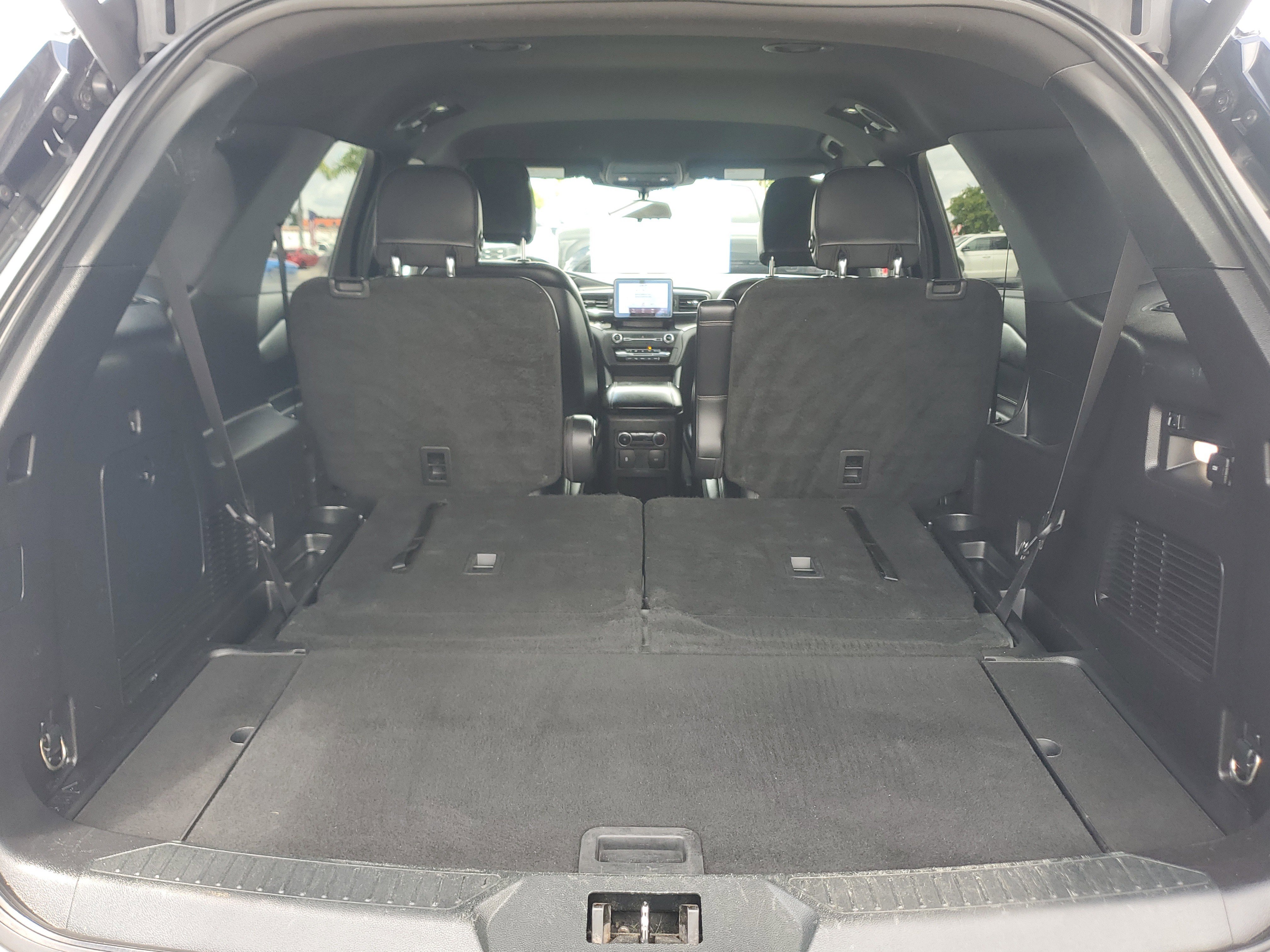 Used 2020 Ford Explorer XLT w/ Equipment Group 202A image 11