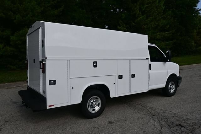 New 2026 Chevrolet Express 3500 w/ Power Convenience Package RWD image 7