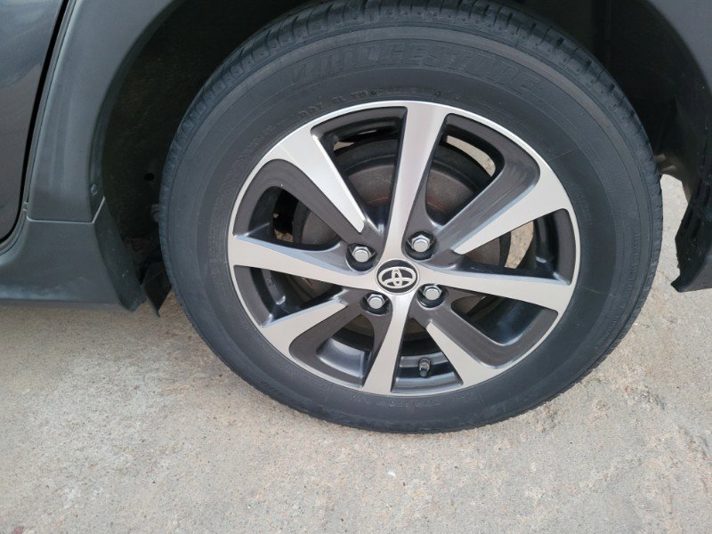 Used 2018 Toyota Prius C Two image 35