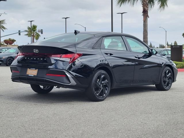 New 2026 Hyundai Elantra Sport FWD image 4