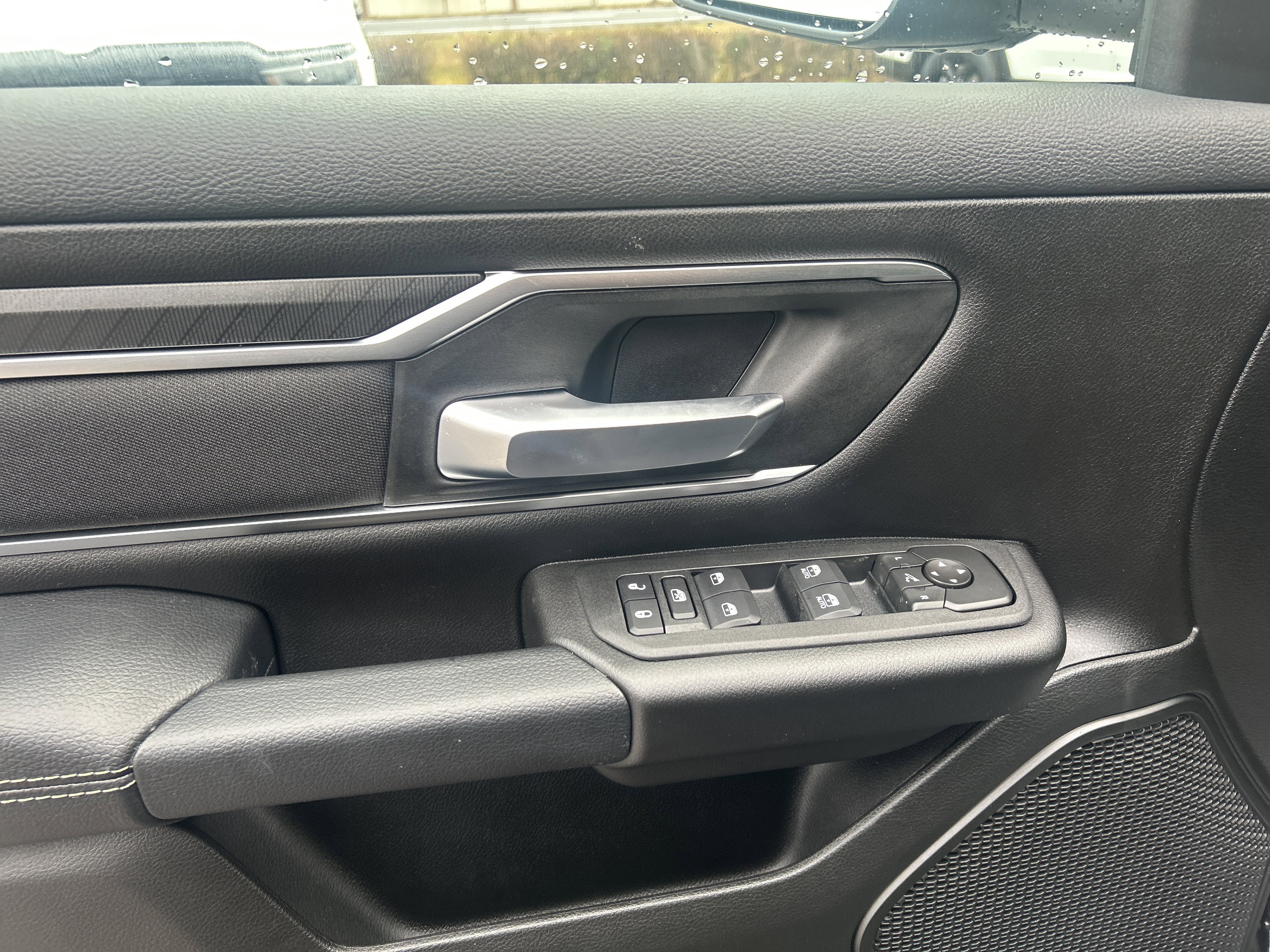 New 2026 RAM 1500 4x4 Crew Cab image 12