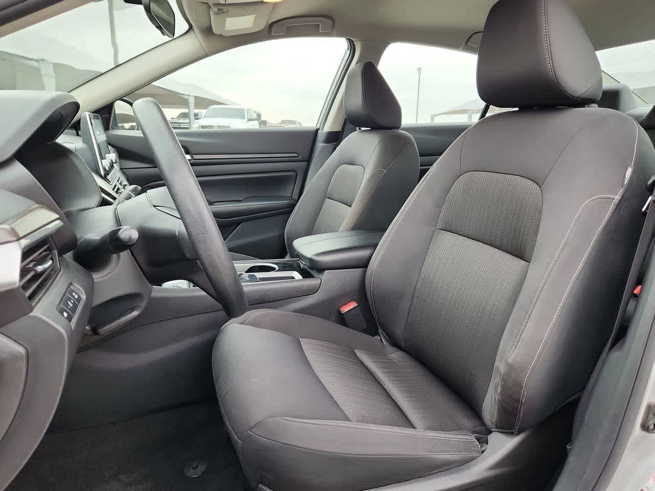 Used 2024 Nissan Altima 2.5 SV FWD image 15