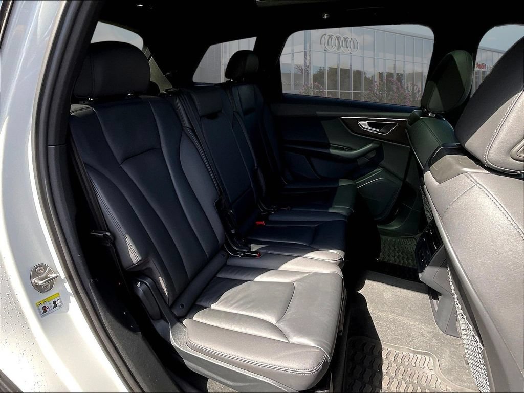 Used 2021 Audi Q7 2.0T Premium w/ Convenience Package AWD/4WD image 26