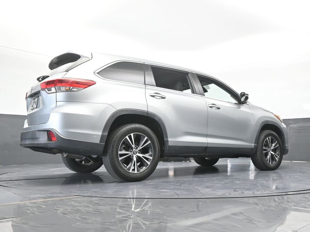 Used 2019 Toyota Highlander LE FWD image 58