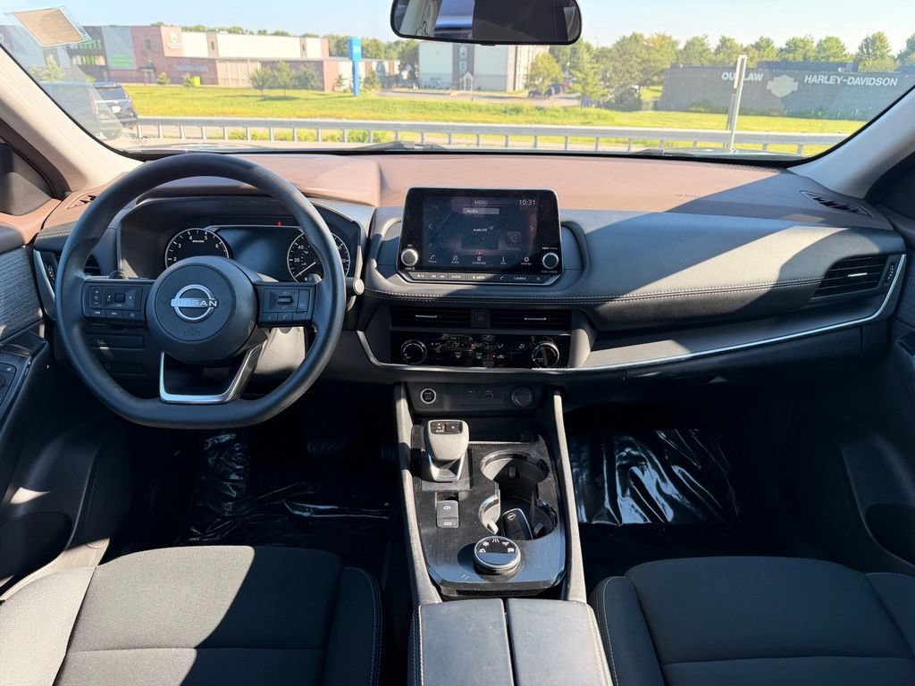 Used 2023 Nissan Rogue S AWD/4WD image 28