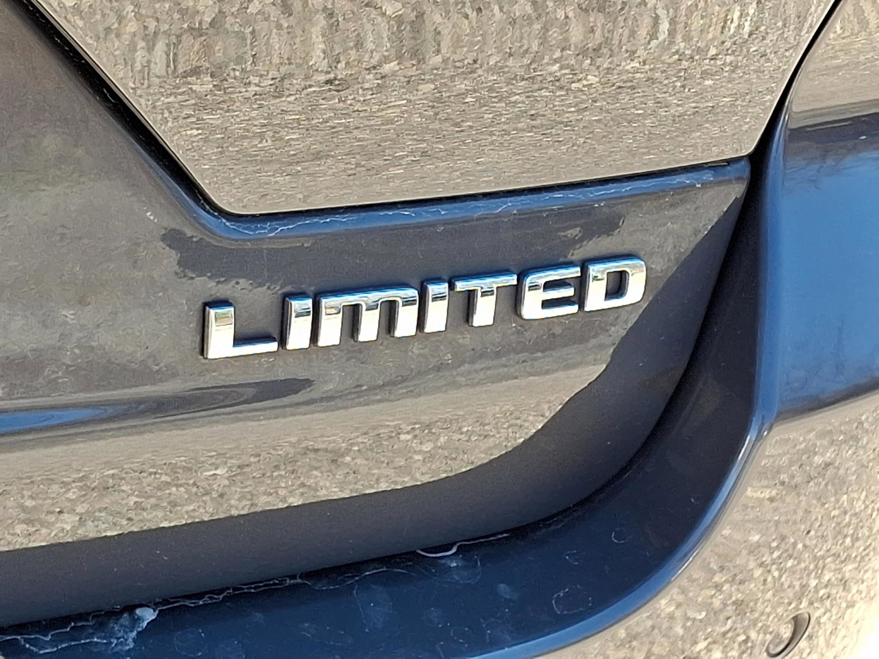 Certified 2023 Jeep Grand Cherokee Limited image 32