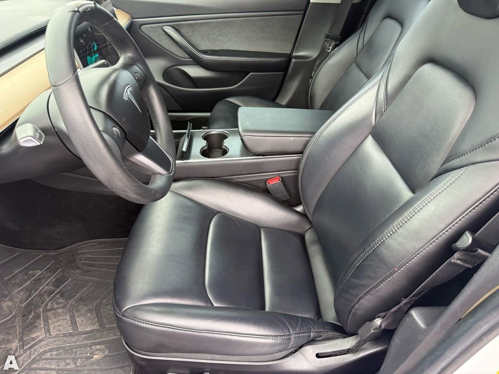 Used 2019 Tesla Model 3 Standard Range image 12