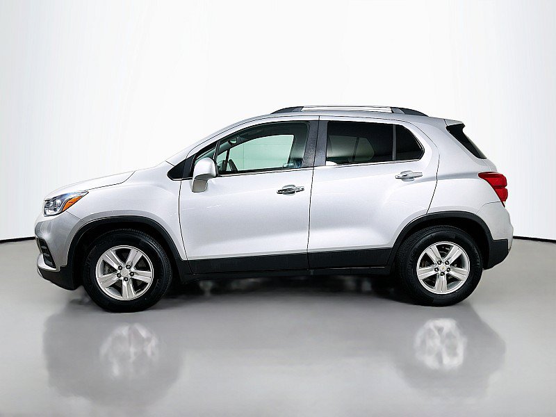 Used 2020 Chevrolet Trax LT w/ LT Convenience Package FWD image 4