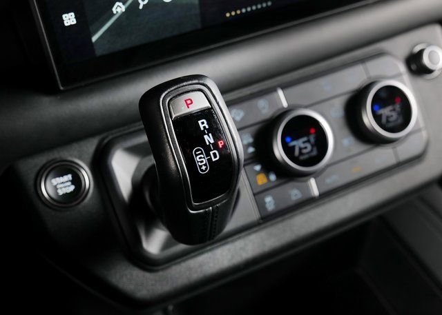 Used 2025 Land Rover Defender 110 S image 13