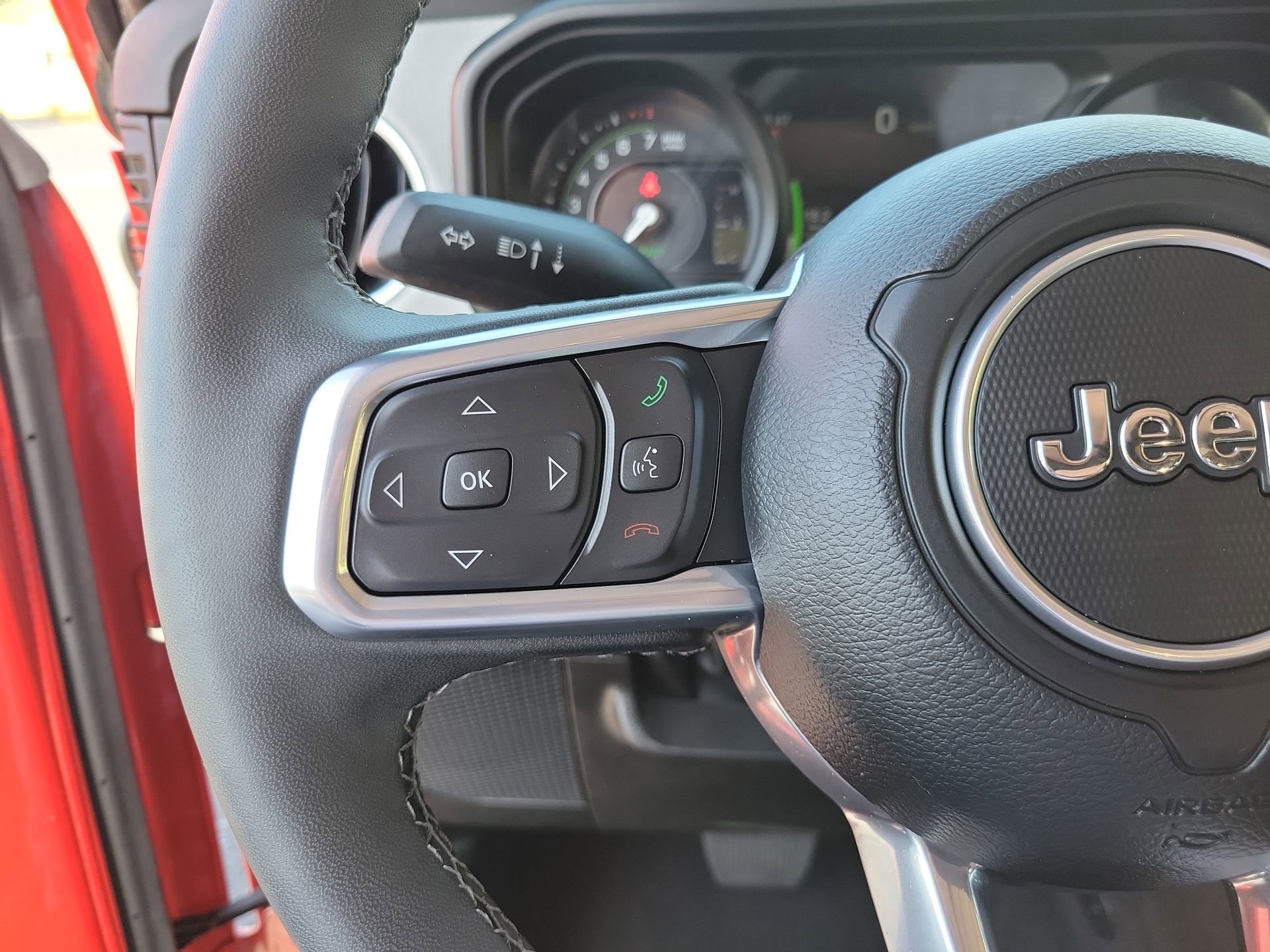 Used 2025 Jeep Wrangler Unlimited Sahara w/ Safety Group AWD/4WD image 31