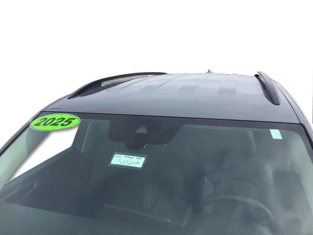 Used 2025 Volkswagen Atlas SE image 12