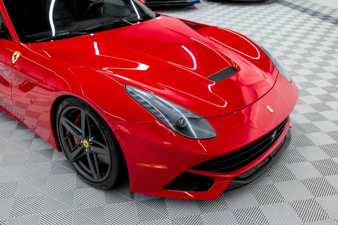 Used 2014 Ferrari F12 Berlinetta image 19