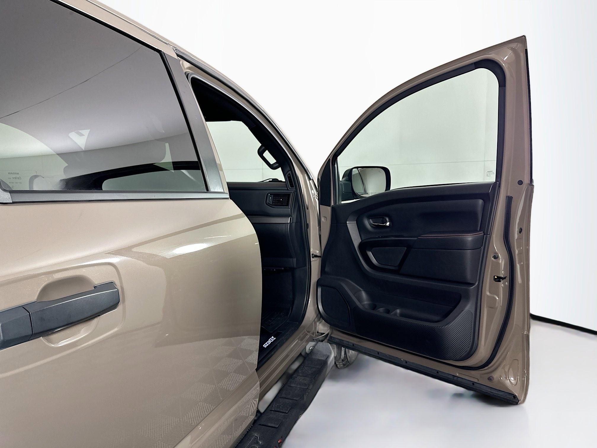 Used 2023 Nissan Titan PRO-4X w/ Off Road Protection Package image 31
