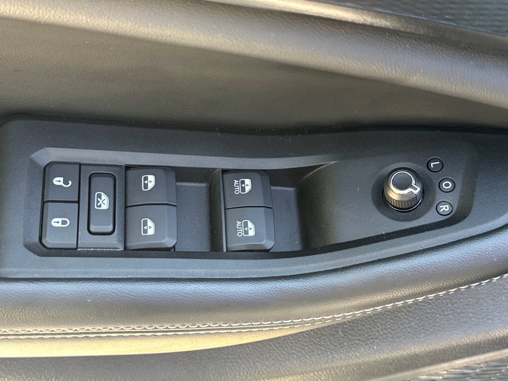 Used 2025 Jeep Grand Cherokee L Altitude AWD/4WD image 14