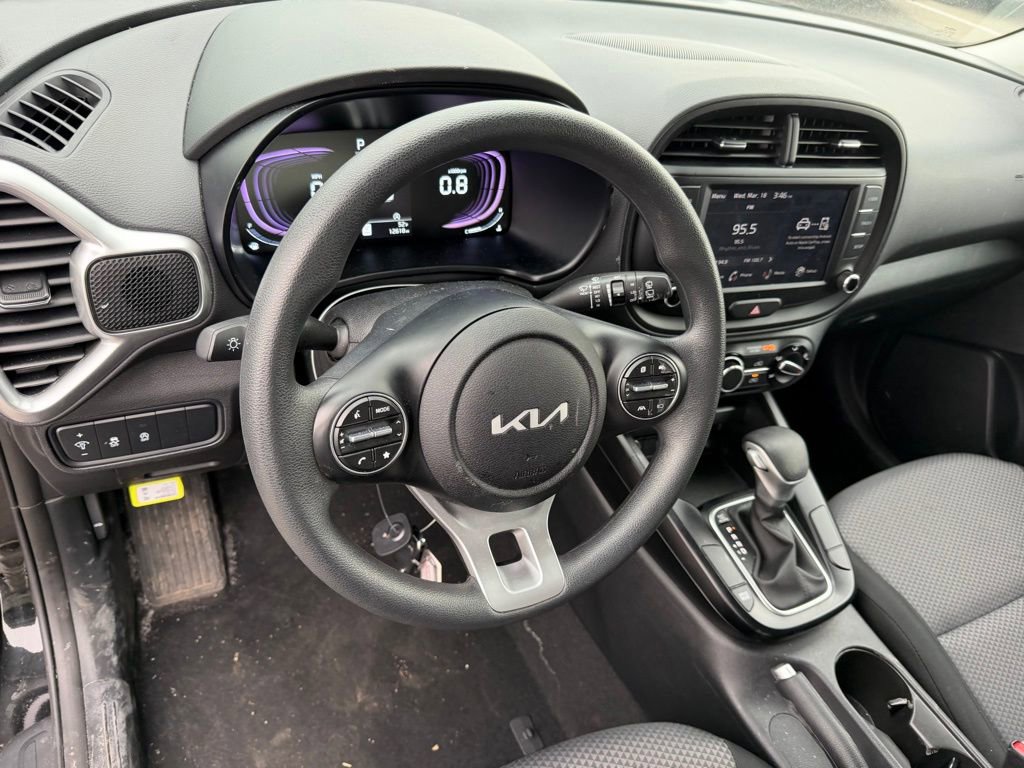 Used 2025 Kia Soul LX image 7