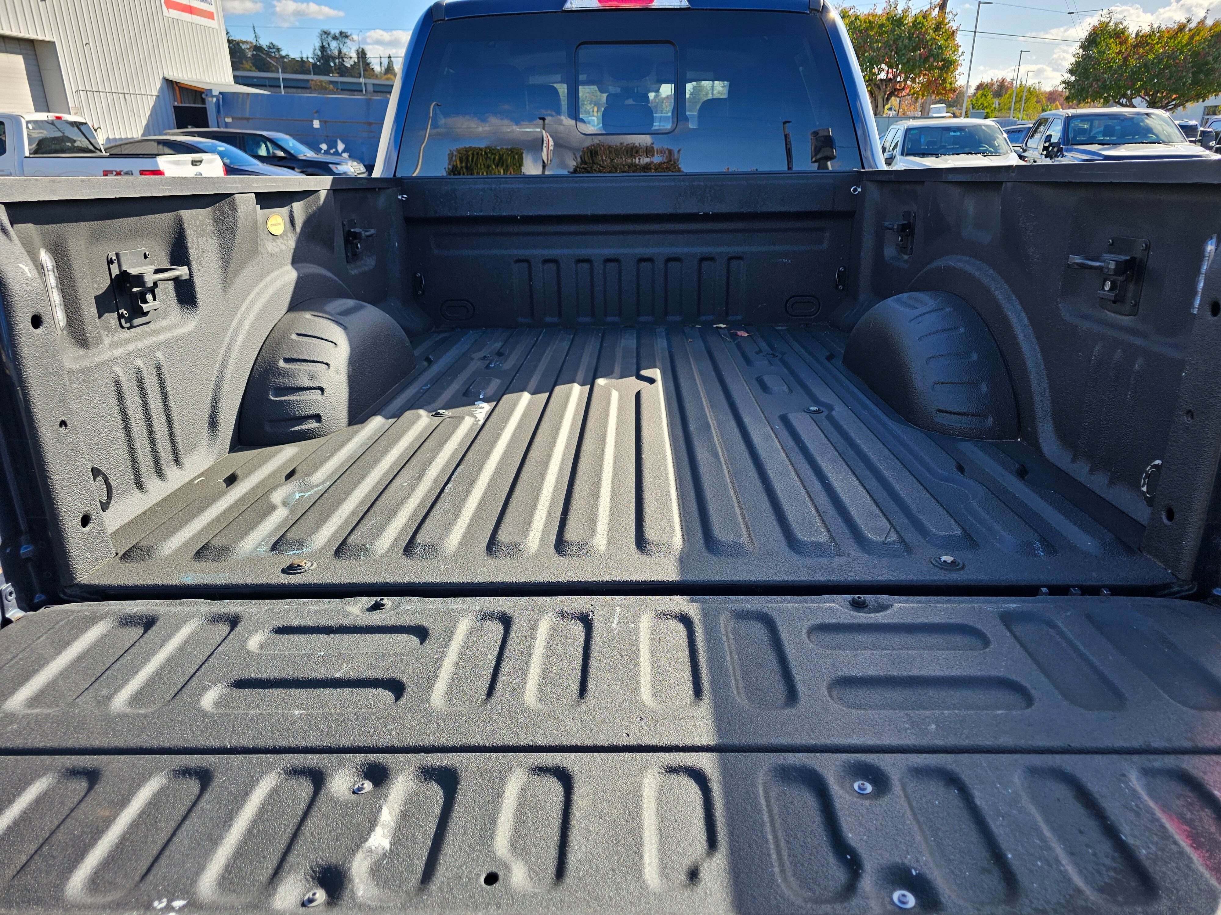 Used 2019 Ford F350 Lariat w/ Lariat Ultimate Package AWD/4WD image 14