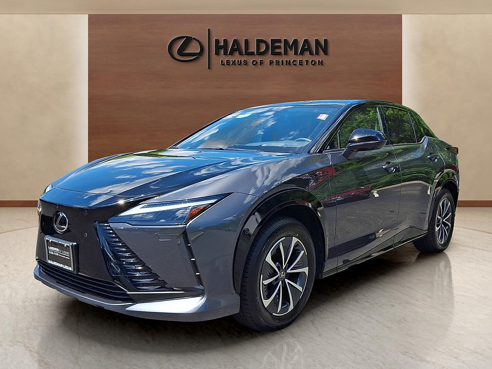 Certified 2023 Lexus RZ 450e Premium w/ Technology Package AWD/4WD image 3