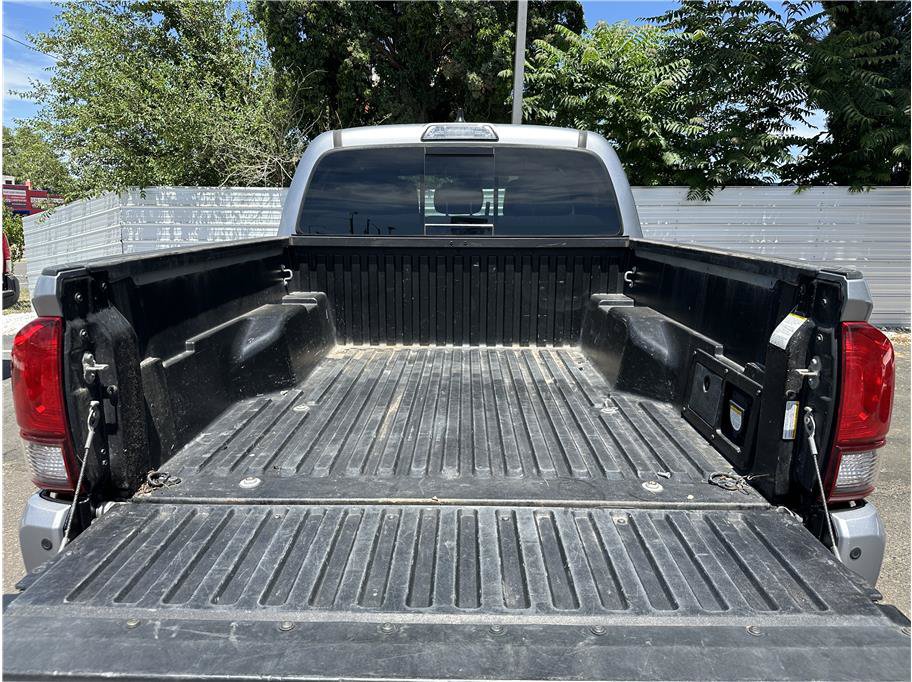 Used 2019 Toyota Tacoma TRD Sport w/ Technology Package AWD/4WD image 30