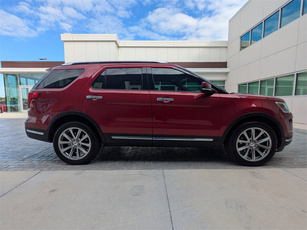 Used 2019 Ford Explorer Limited w/ Ford Safe & Smart Package image 3