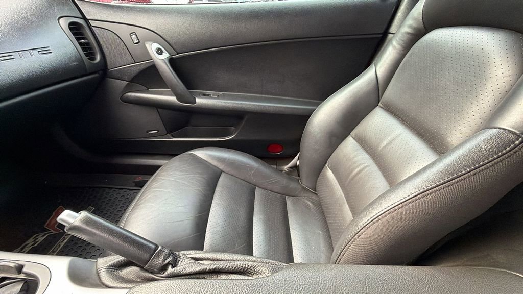 Used 2006 Chevrolet Corvette Convertible w/ Preferred Equipment Group image 20