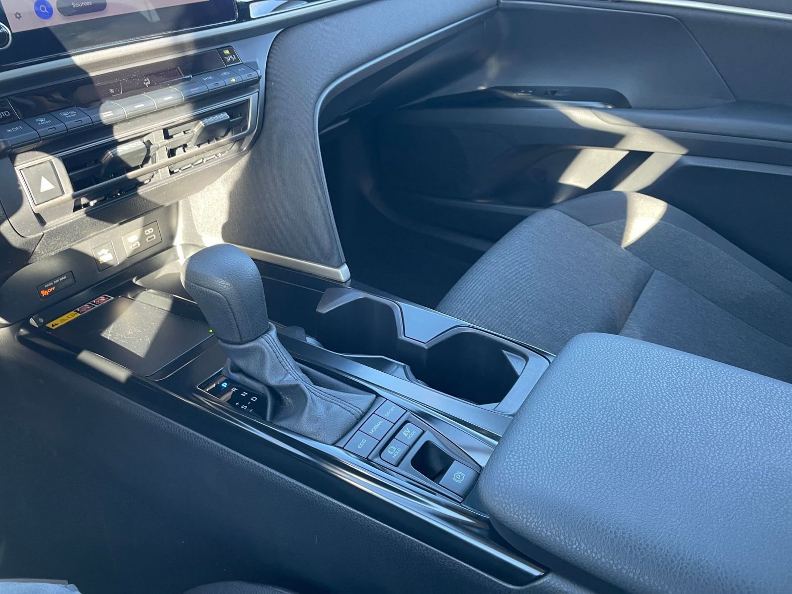 Used 2025 Toyota Camry LE image 41