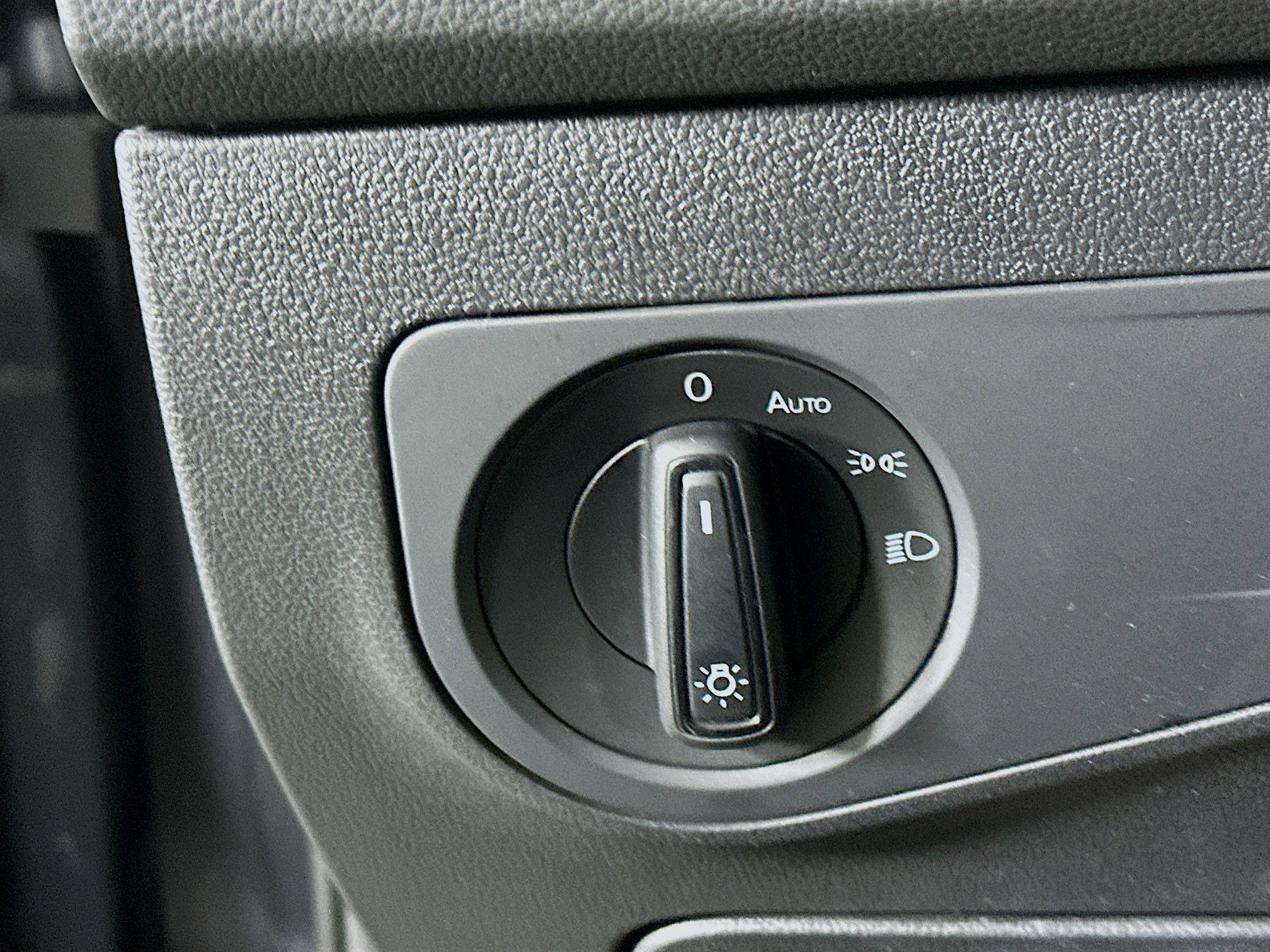 Used 2022 Volkswagen Tiguan S image 16