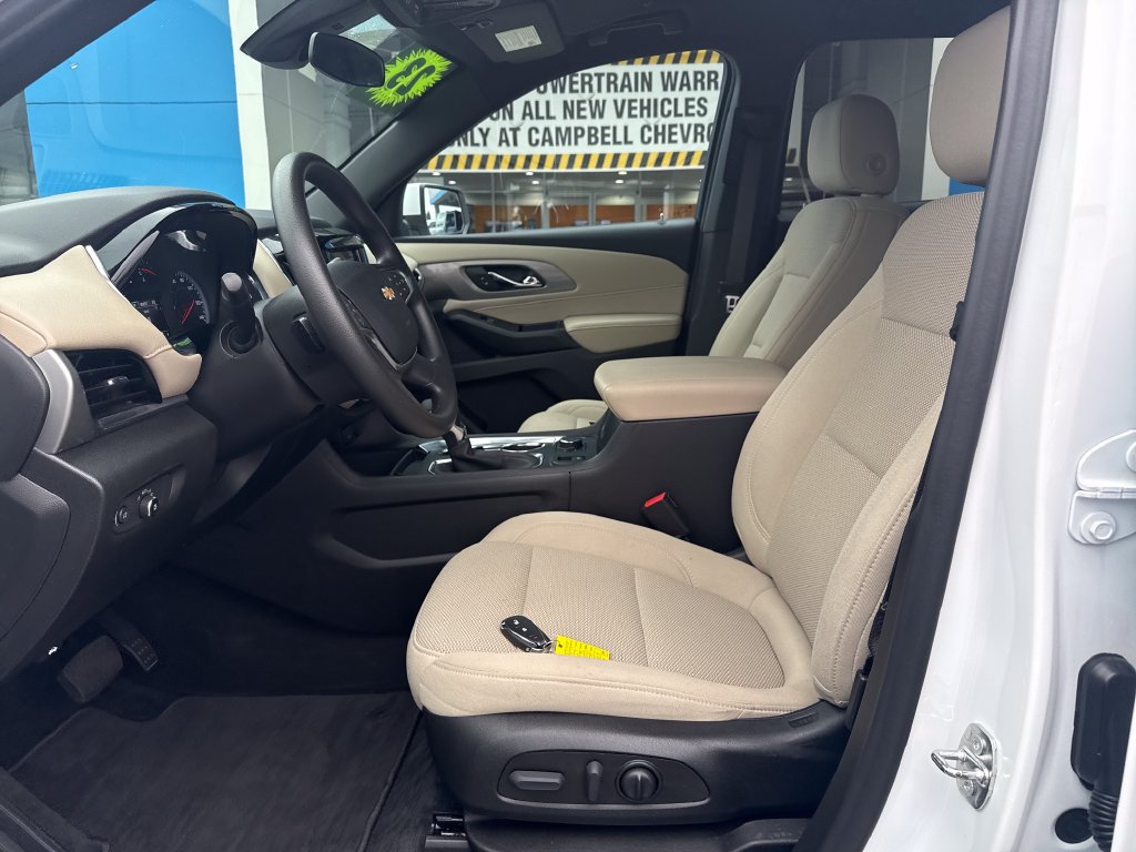 Used 2023 Chevrolet Traverse LS FWD image 11