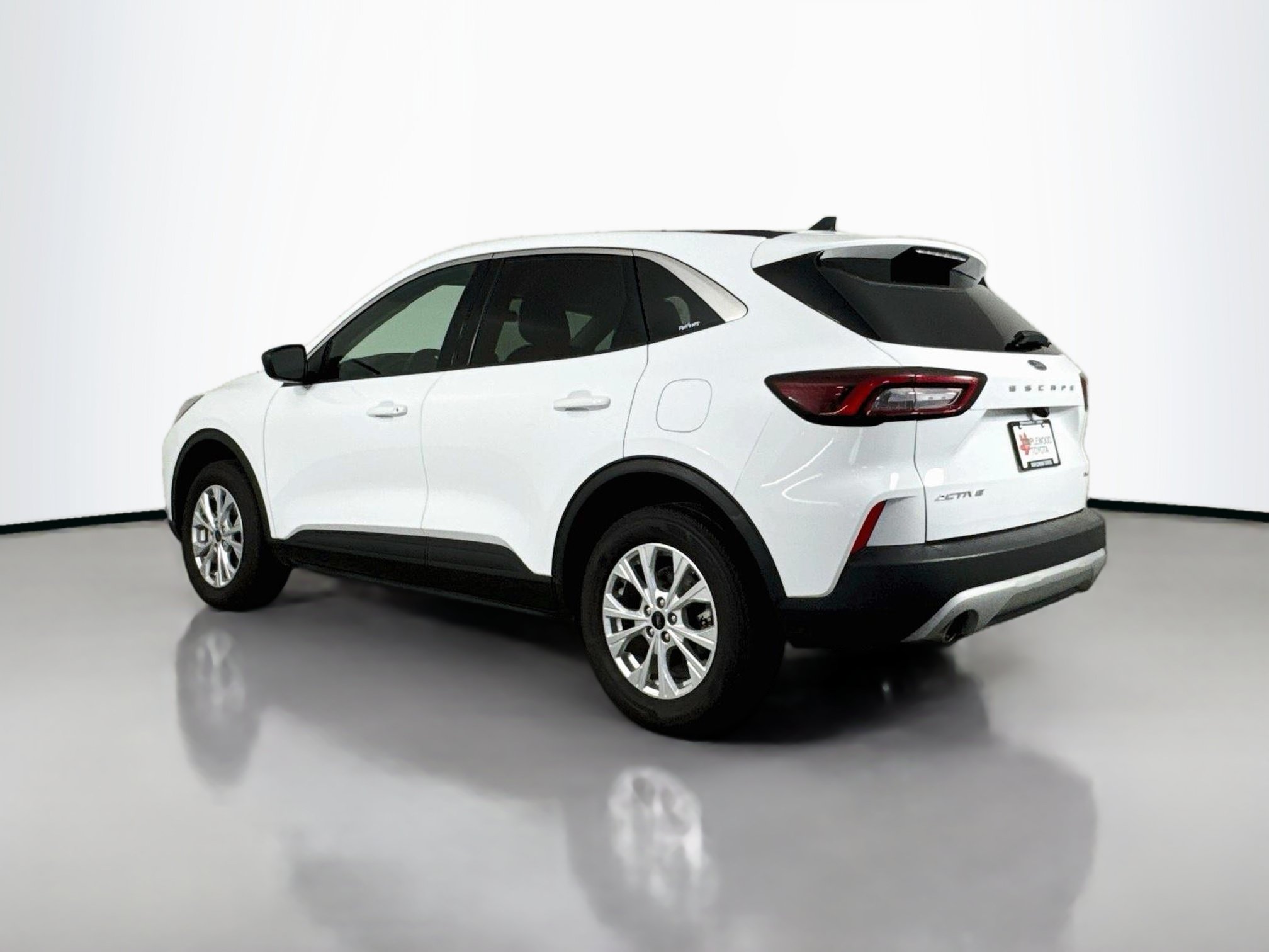Used 2024 Ford Escape Active AWD/4WD image 5