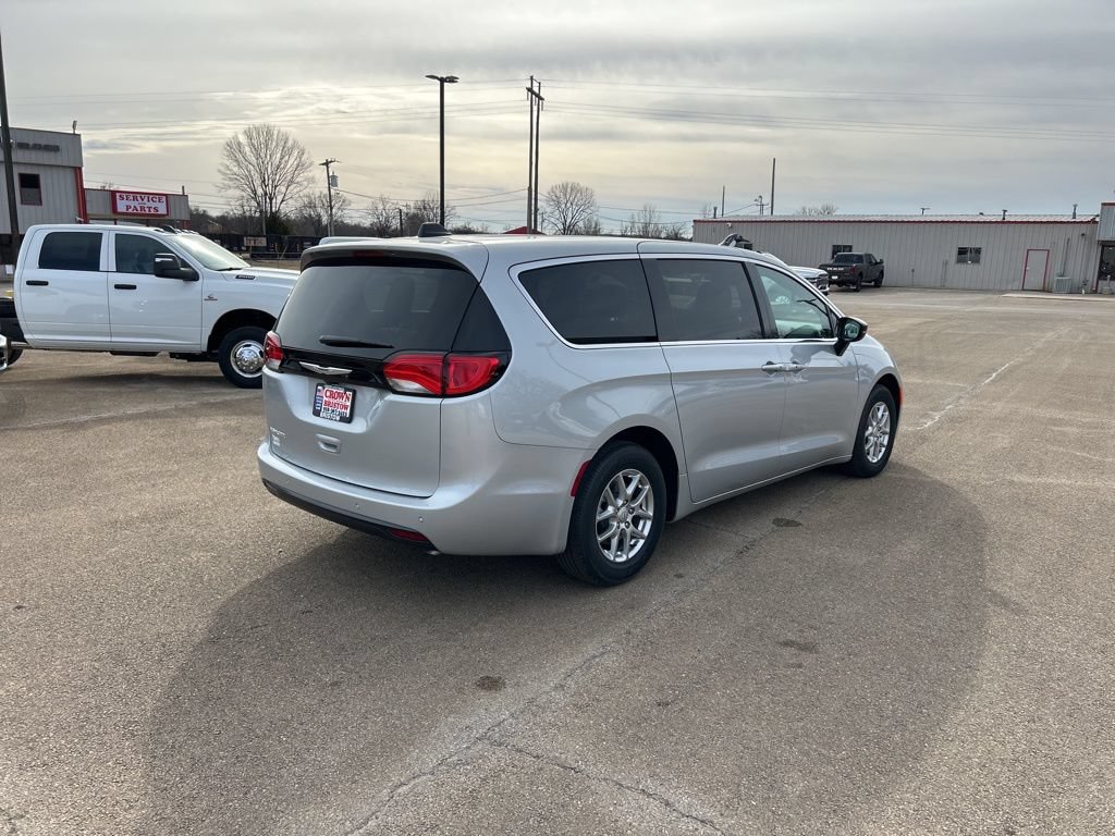 New 2026 Chrysler Voyager LX FWD image 5