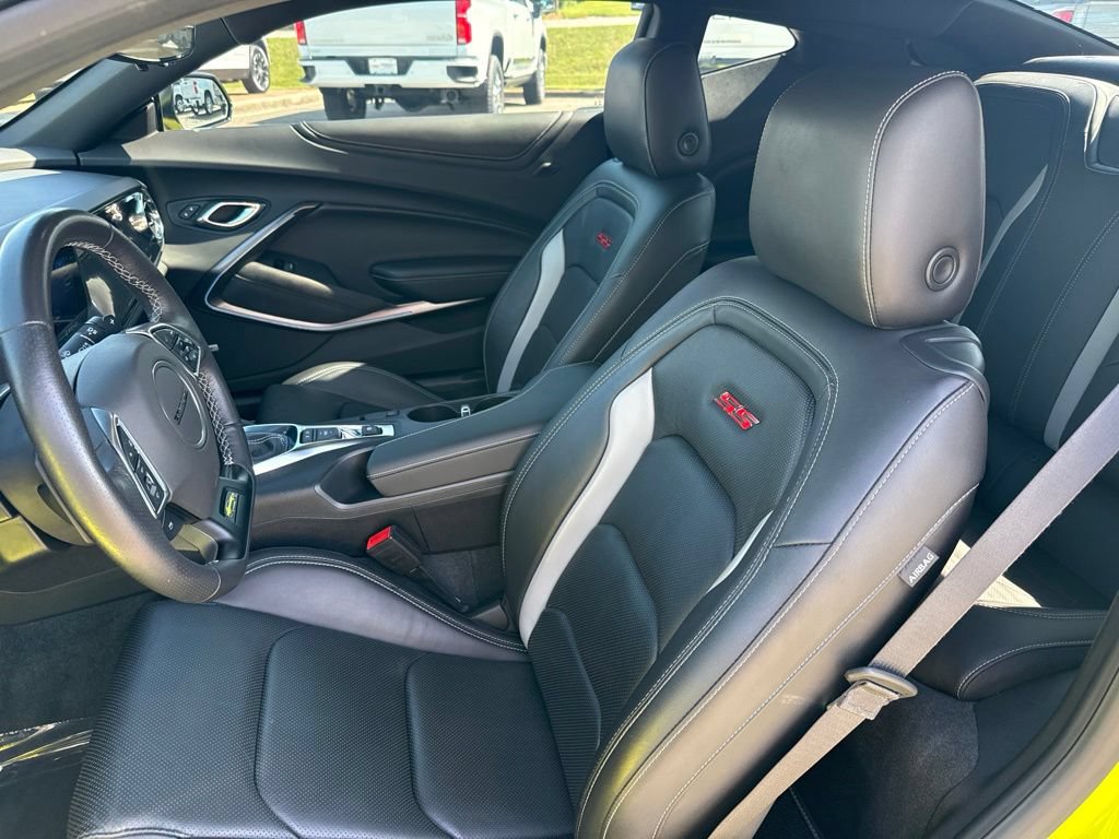 Used 2020 Chevrolet Camaro SS RWD image 6