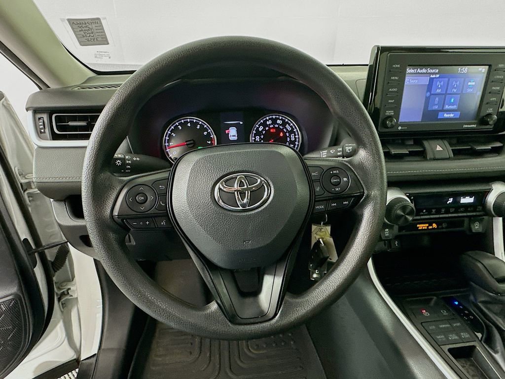 Used 2022 Toyota RAV4 LE AWD/4WD image 12