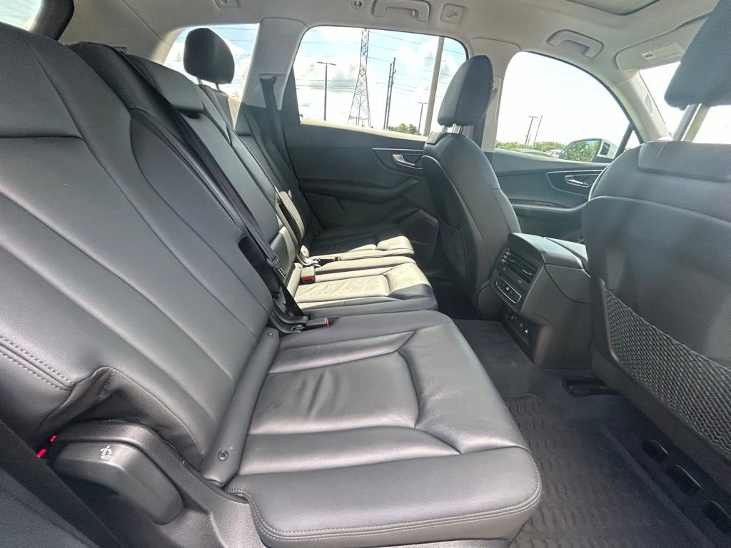 Used 2023 Audi Q7 3.0T Premium Plus w/ Premium Plus Package AWD/4WD image 40