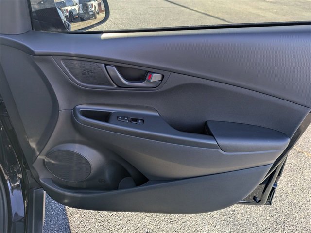 Used 2022 Hyundai Kona SE image 31