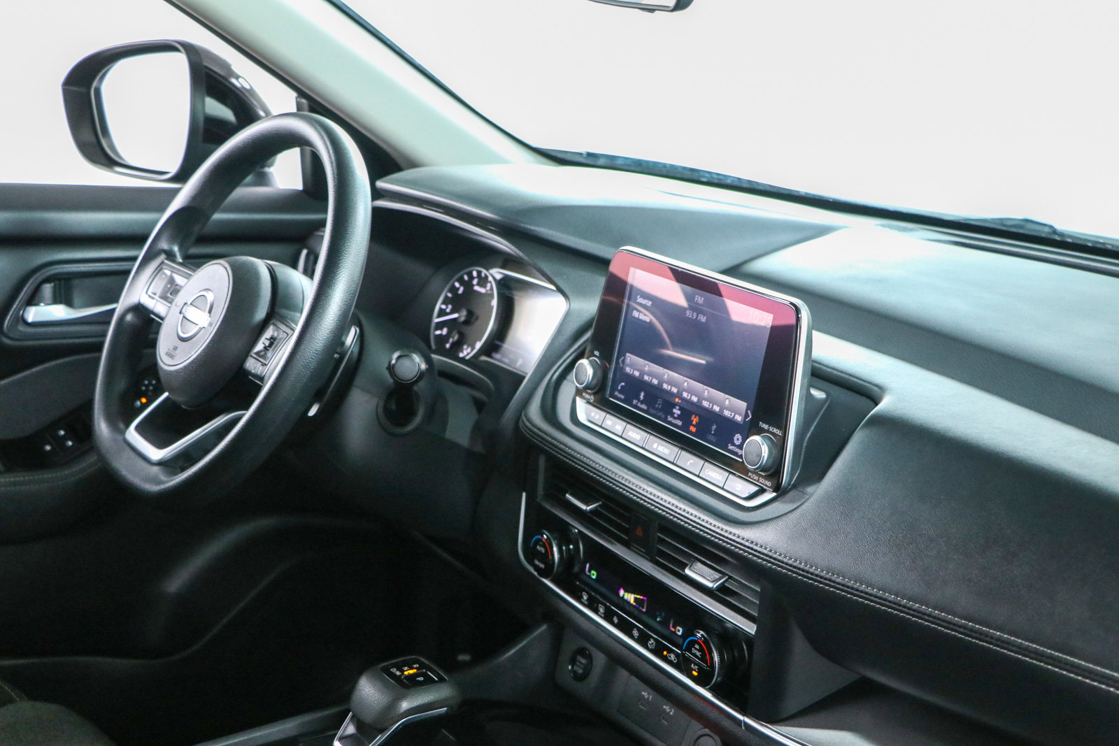 Used 2024 Nissan Rogue SV AWD/4WD image 25