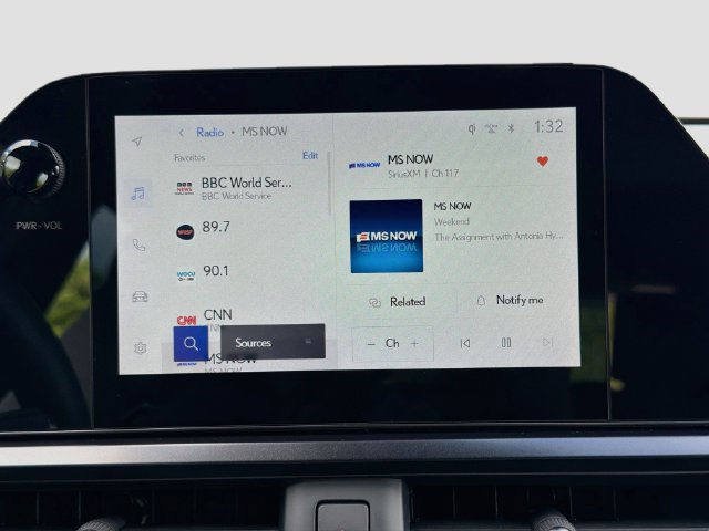 Used 2025 Lexus UX 300h FWD image 31