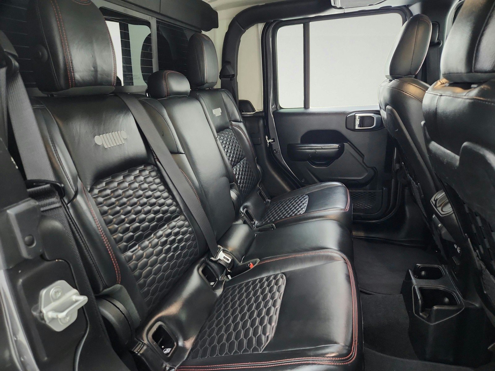 Used 2021 Jeep Gladiator Rubicon AWD/4WD image 29