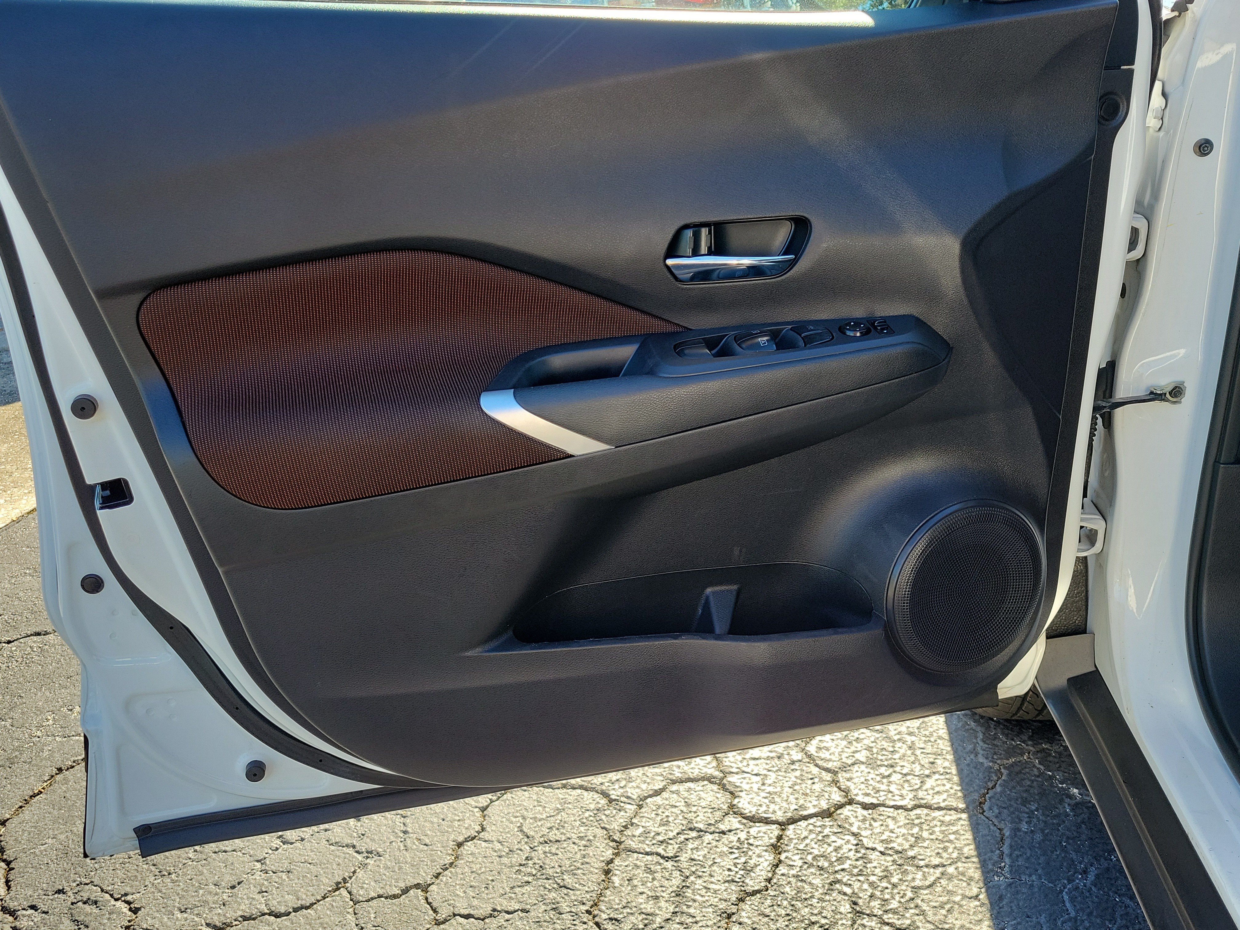 Certified 2024 Nissan Kicks SR FWD image 17