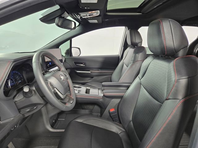 Used 2025 Toyota Sienna XSE AWD/4WD image 14