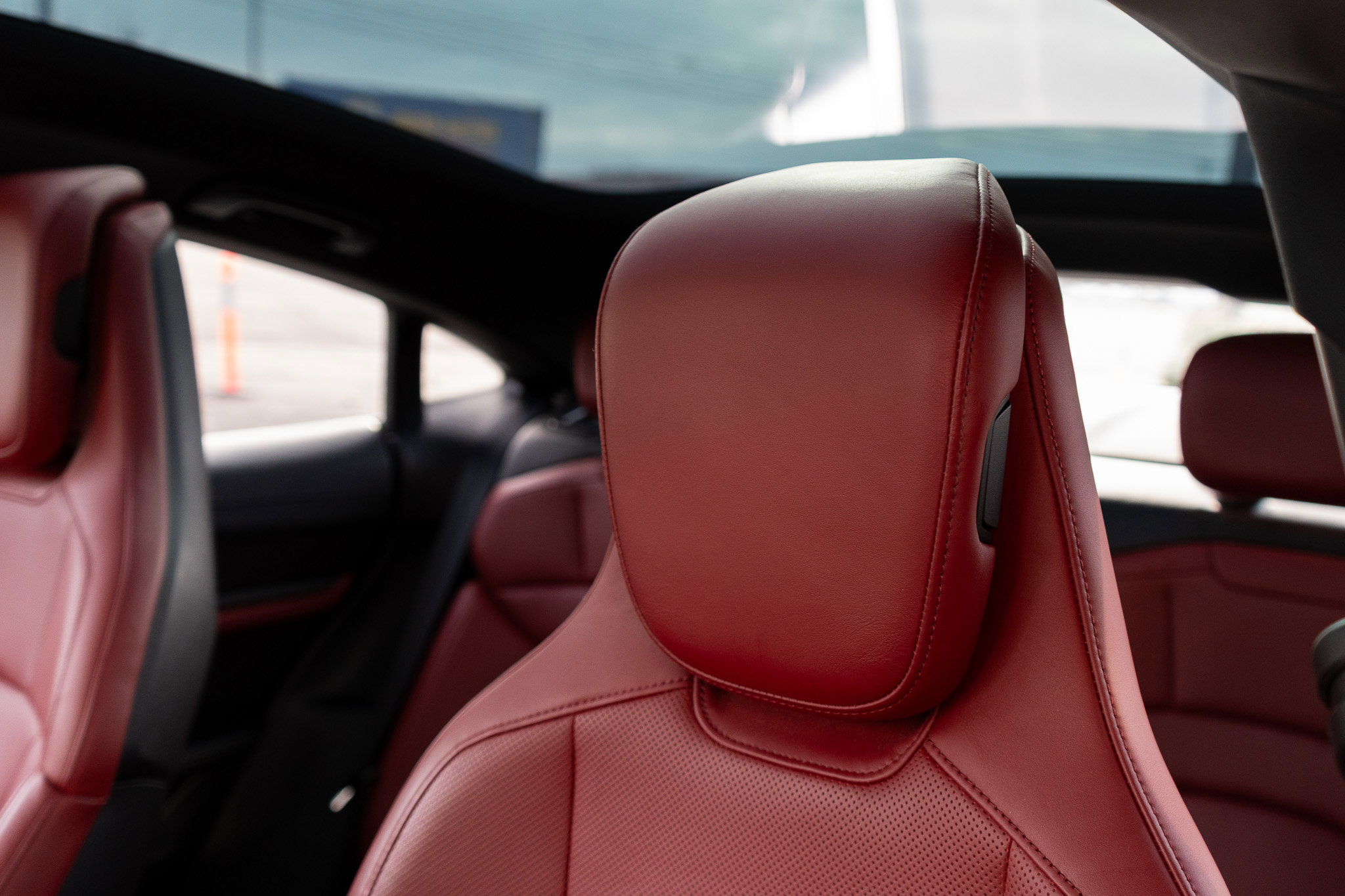 Used 2020 Porsche Taycan 4S image 22